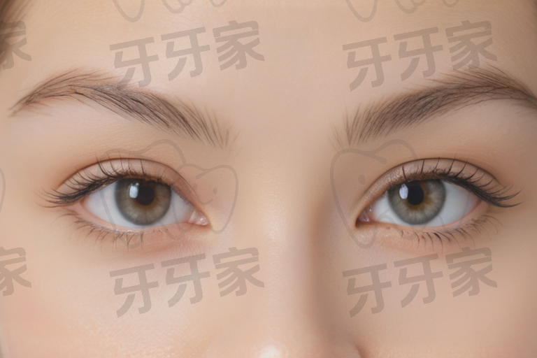 镇江华厦眼科医院许博白内障手术5002元起，预约便捷，快速安排就诊